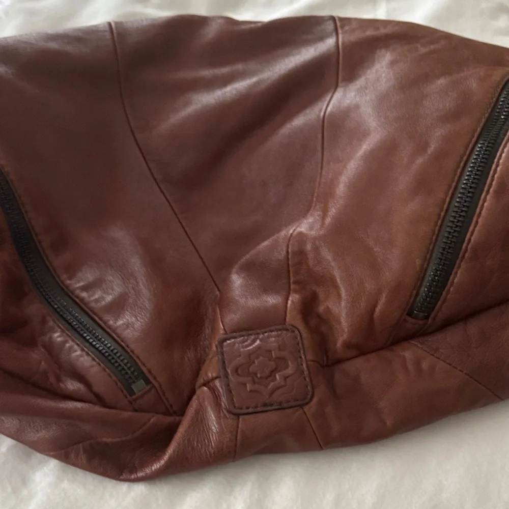orYani spacious brown